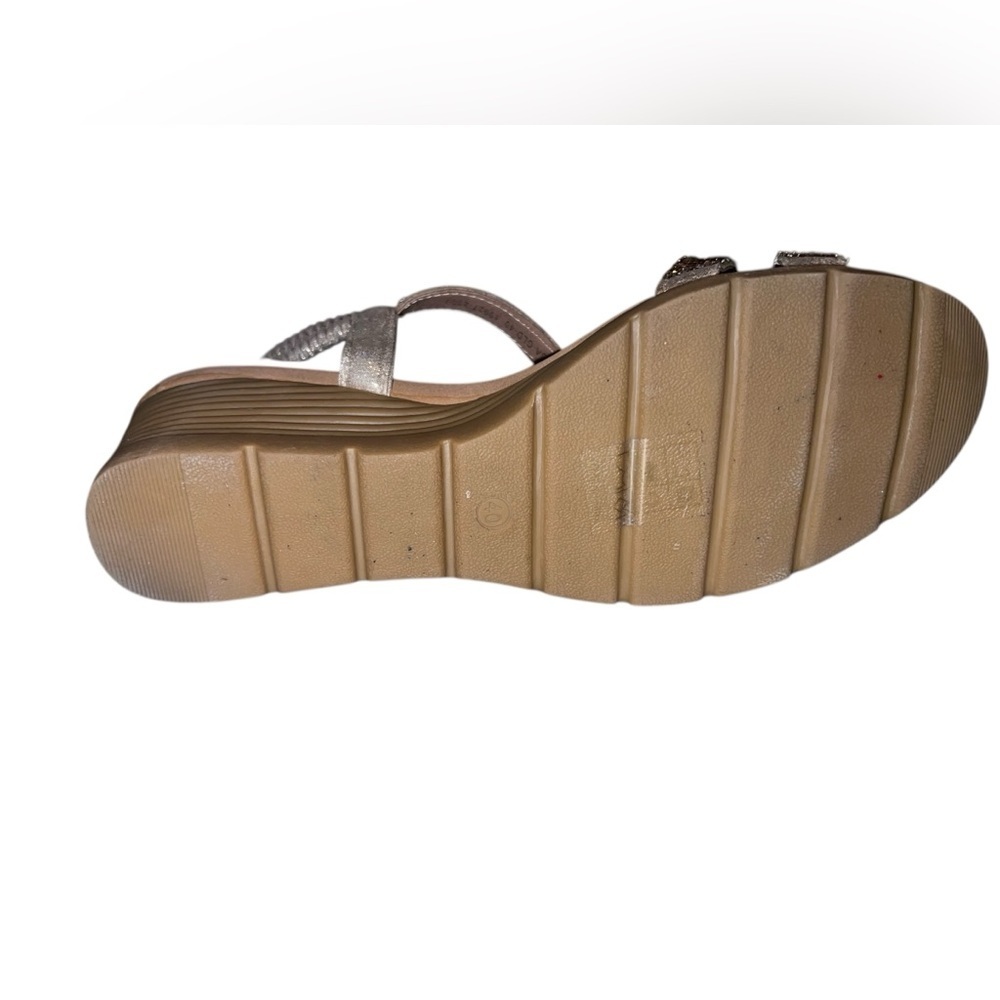 Elegant Multicolor Beaded Wedge Sandals - Picture 8 of 11